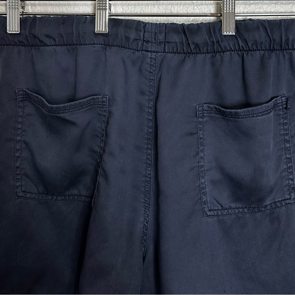 GAP 100% Lyocell Midnight Blue Pull On Drawstring Shorts, Sz Large - Picture 7 of 12